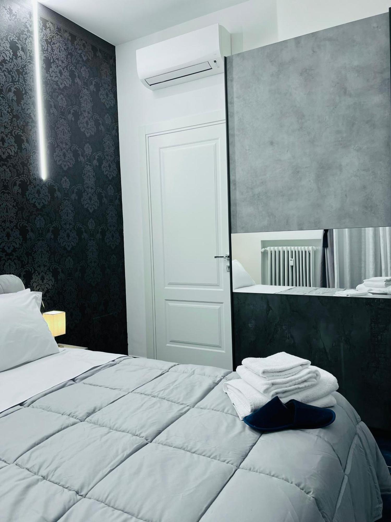 Seven Nights Bologna Bed and Breakfast Exteriör bild